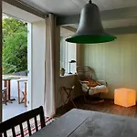 Historic On 17,000 M2 Natural Grounds 펜션 하슬레