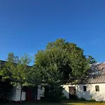 בית נופש Historic On 17,000 M2 Natural Grounds הסלה