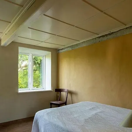 Nyaraló Historic On 17,000 M2 Natural Grounds